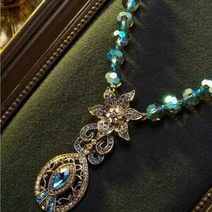 Exquisite Blue and Gold Floral Pendant Necklace